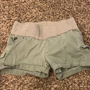Summer maternity shorts